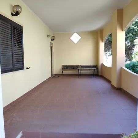 Old Style Flat דירה Nebida