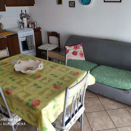 Apartment Old Style Flat Nebida